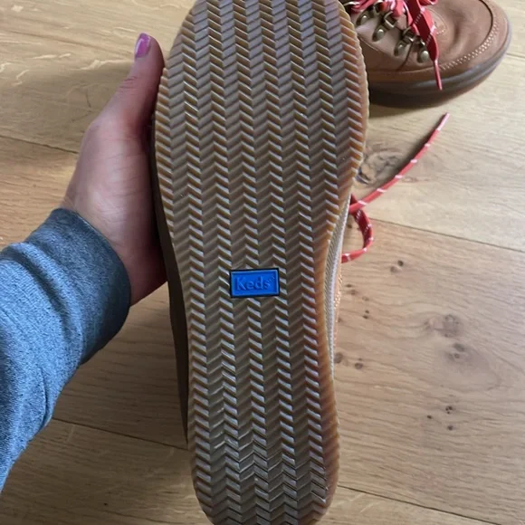 Keds Brown Boots with Red Laces - Picture 3 of 5